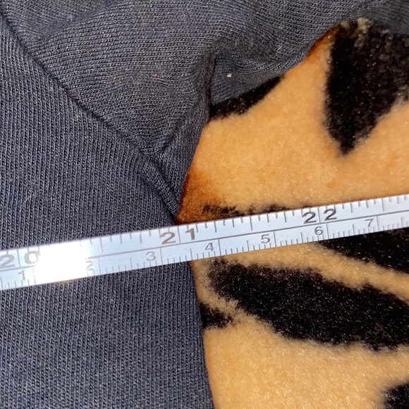 2022 Stadium Tour Band Shirt - Picture 7 of 7